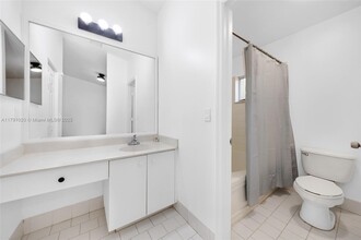 709 NW 208th Way in Pembroke Pines, FL - Building Photo - Building Photo