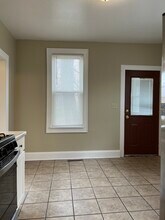 3100 S Griffin Ave, Unit LOWER in Milwaukee, WI - Foto de edificio - Building Photo