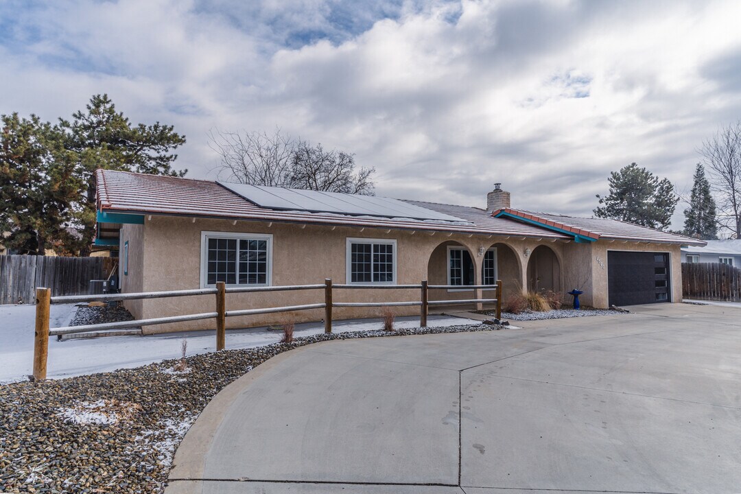 4560 N Maple Grove Rd in Boise, ID - Building Photo