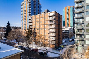 Arlington House in Calgary, AB - Building Photo