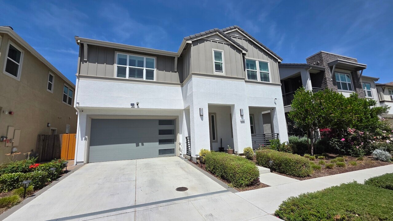 2689 Tranquility St in San Jose, CA - Building Photo