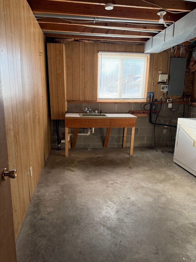 1004 Castlewood Dr in Brookings, SD - Building Photo - Building Photo