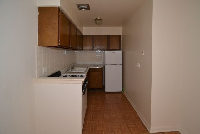 443 W Aldine Ave, Unit 513 in Chicago, IL - Foto de edificio - Building Photo