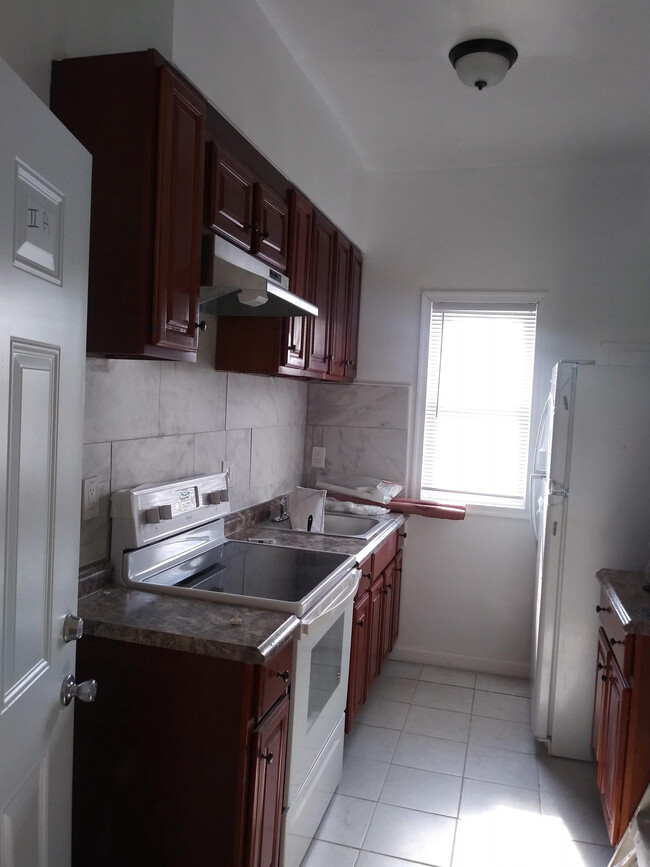 885 Belmont Ave-Unit -2A in Philadelphia, PA - Building Photo - Building Photo