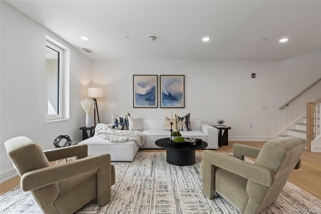 33 Calvert St in Harrison, NY - Building Photo - Building Photo