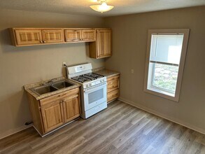 1318 Crutcher St in Springdale, AR - Building Photo - Building Photo