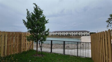 2704 SE 26th Ave in Homestead, FL - Building Photo - Building Photo