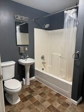 171 W 1st St, Unit Apt 1 in Oswego, NY - Building Photo - Building Photo