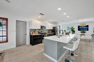 4104 Larch Ave in West Palm Beach, FL - Building Photo - Building Photo