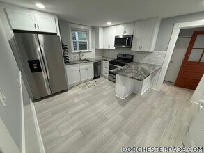 24 Ventura St, Unit 02124 in Boston, MA - Building Photo - Building Photo