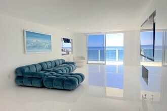 22548 CA-1 in Malibu, CA - Building Photo - Building Photo