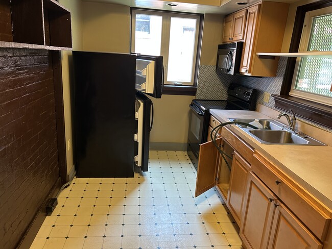 458 W Market St, Unit 2 in York, PA - Building Photo - Building Photo