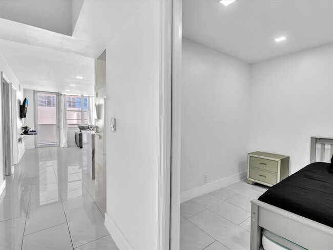 3725 S Ocean Dr, Unit 1507 in Hollywood, FL - Building Photo - Building Photo