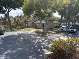 6262 142nd Ave N in Clearwater, FL - Building Photo