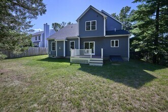 11 Saratoga Ln in Framingham, MA - Building Photo - Building Photo