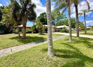 3777 Gatewood Dr in Sarasota, FL - Building Photo - Building Photo