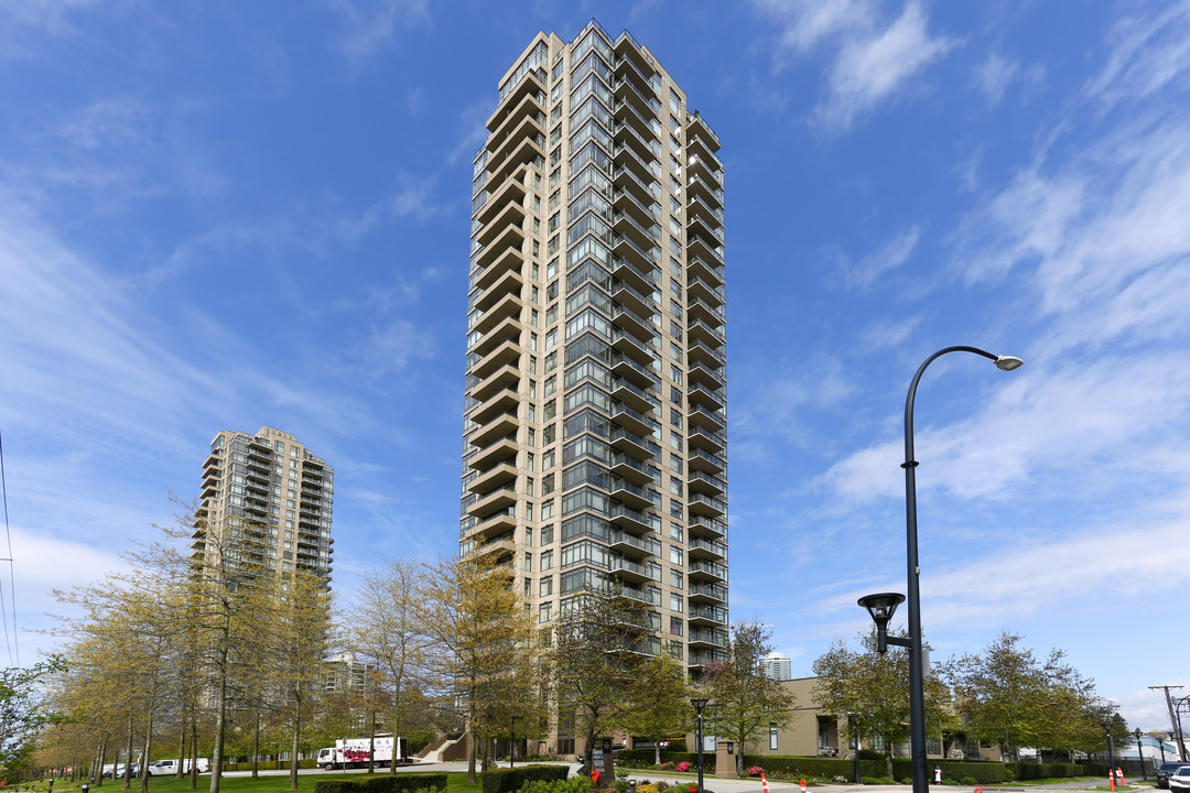 2355 Madison Ave in Burnaby, BC - Building Photo