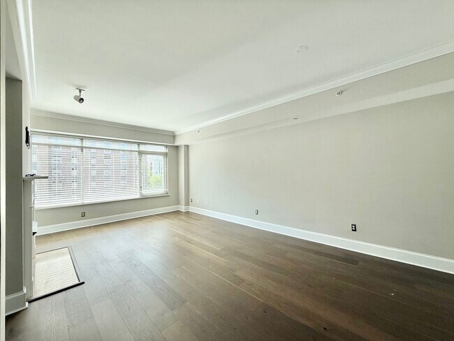 510 Glenwood Ave in Raleigh, NC - Building Photo - Building Photo