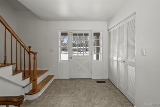 5570 Forman Dr in Bloomfield Hills, MI - Foto de edificio - Building Photo