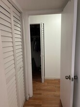 8107 SW 72nd Ave, Unit Granada Dadeland 321-E in Miami, FL - Building Photo - Building Photo
