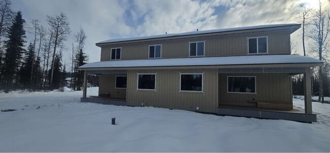 5013 W Sassy Ave in Wasilla, AK - Foto de edificio - Building Photo