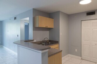 505 Villa Cir in Boynton Beach, FL - Building Photo - Building Photo