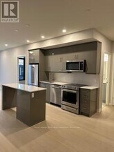 1415 Dundas St E in Oakville, ON - Building Photo - Building Photo