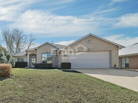 1606 Windcastle Dr in Mansfield, TX - Building Photo