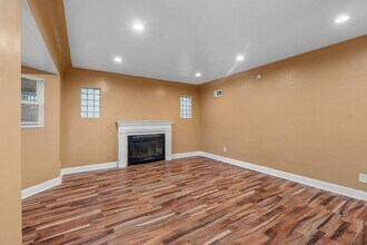 137 Chambers Rd in St. Louis, MO - Building Photo - Building Photo