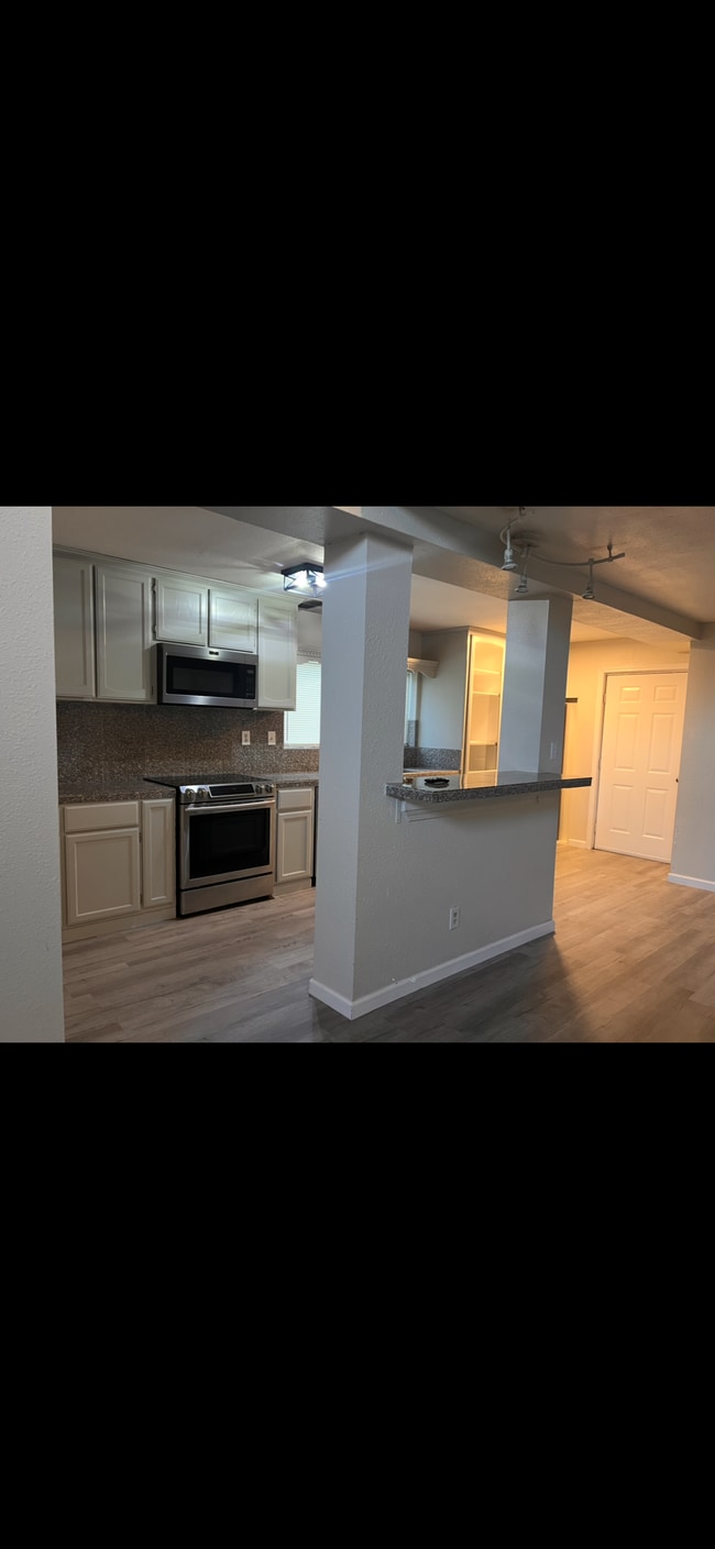 property at 1403 E Monte Vista Ave