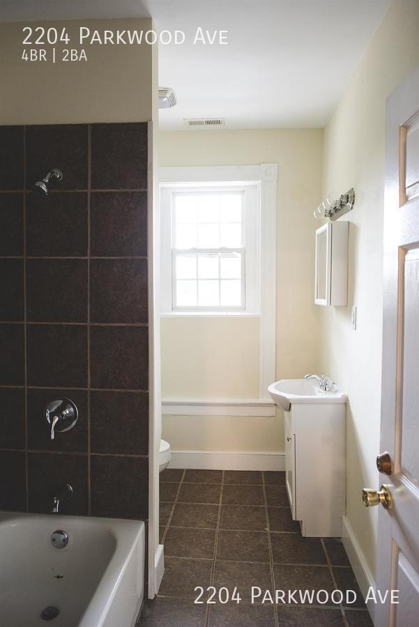 2204 Parkwood Ave in Richmond, VA - Building Photo - Building Photo