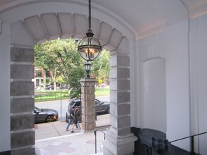 390 Commonwealth Ave in Boston, MA - Foto de edificio - Building Photo
