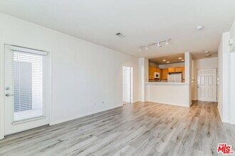 6400 Crescent Prk E in Los Angeles, CA - Building Photo - Building Photo