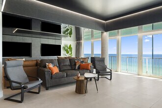 8743 Thomas Dr in Panama City Beach, FL - Building Photo - Building Photo