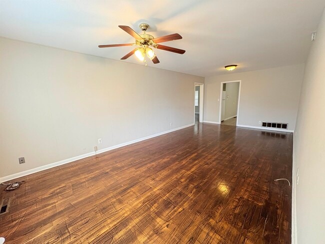 304 Barbourville Dr in Tallahassee, FL - Building Photo - Building Photo
