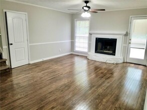 4006 Evelyn Dr in Powder Springs, GA - Building Photo - Building Photo