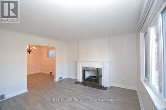 129 Felbrigg Ave in Toronto, ON - Building Photo - Building Photo