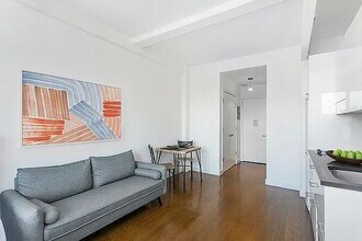 212 W 91st St in New York, NY - Foto de edificio - Building Photo