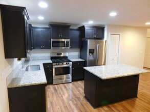4983 Orbit Ave NE in Salem, OR - Building Photo - Building Photo