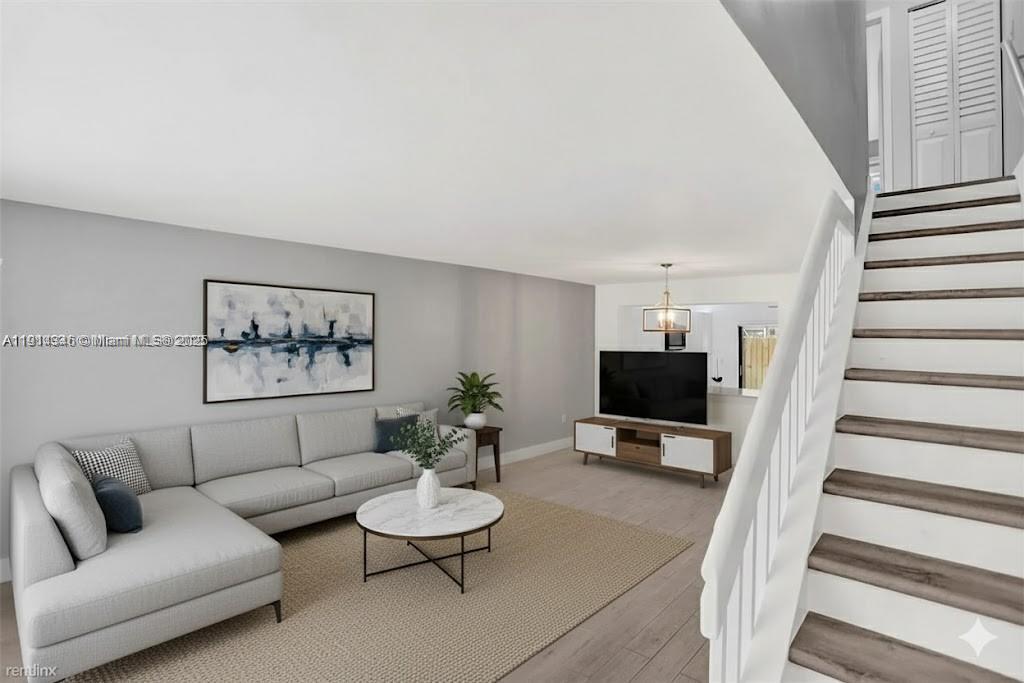 10167 SW 77th Ct in Miami, FL - Building Photo