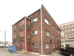 207 W Wesley Ave in Jackson, MI - Building Photo - Building Photo