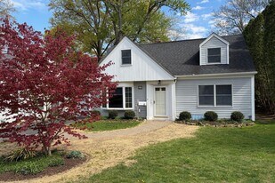 37 Kensington Rd in Madison, NJ - Building Photo