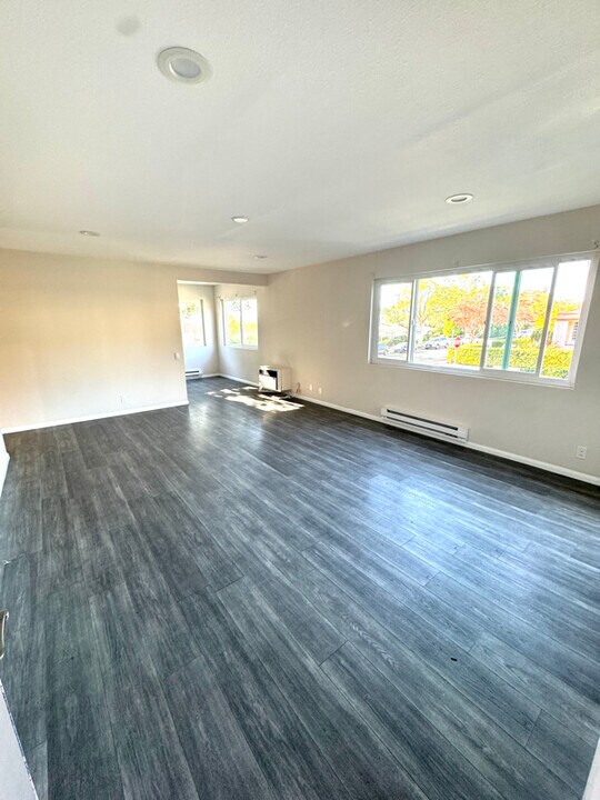 600 E Harvard Rd in Burbank, CA - Building Photo