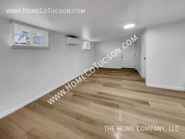 1357 W Talisman St in Tucson, AZ - Foto de edificio - Building Photo