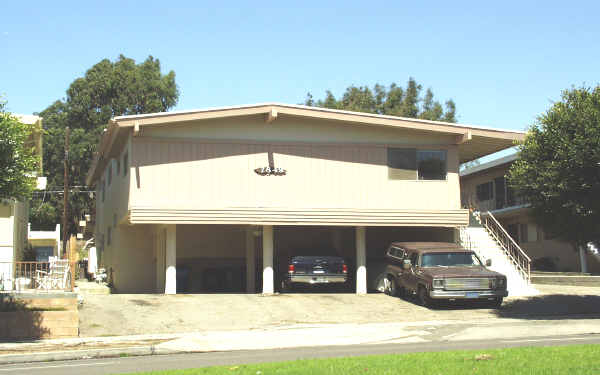 7849 W Manchester Ave in Playa Del Rey, CA - Building Photo