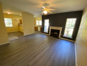 Room in Duplex on Lundy Dr in Raleigh, NC - Foto de edificio - Building Photo