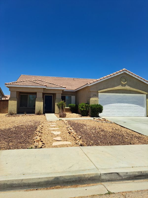 property at 11748 Luna Rd