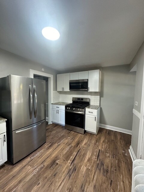 3083 E Derbyshire Rd, Unit 2 in Cleveland Heights, OH - Building Photo - Building Photo