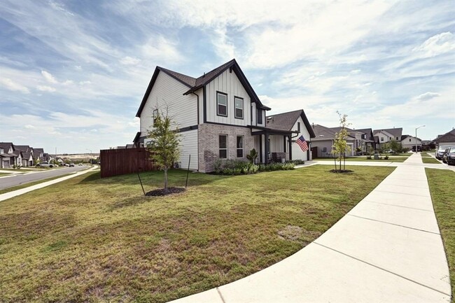 115 Bamboo Dr in Buda, TX - Building Photo - Building Photo
