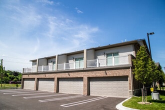 Lathrup Court Apartments in Lathrup Village, MI - Building Photo - Building Photo